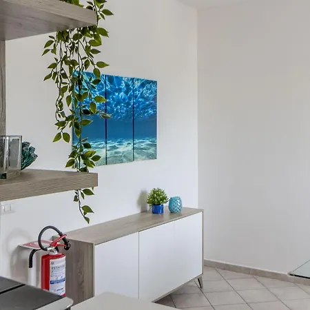 Emerald House * ساساري